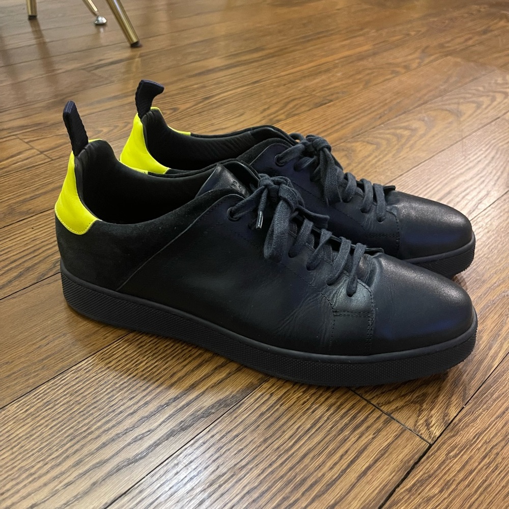 JARED LANG men’s navy leather low top sneaker